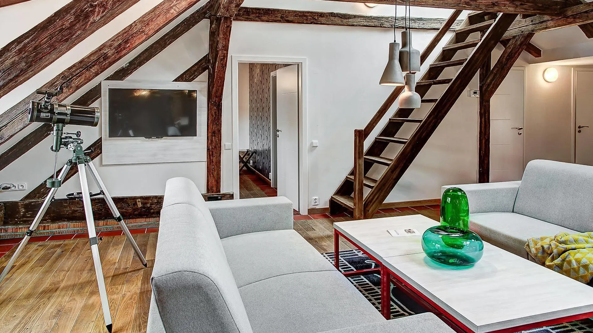 4 Arts Apartments By Adrez Prága