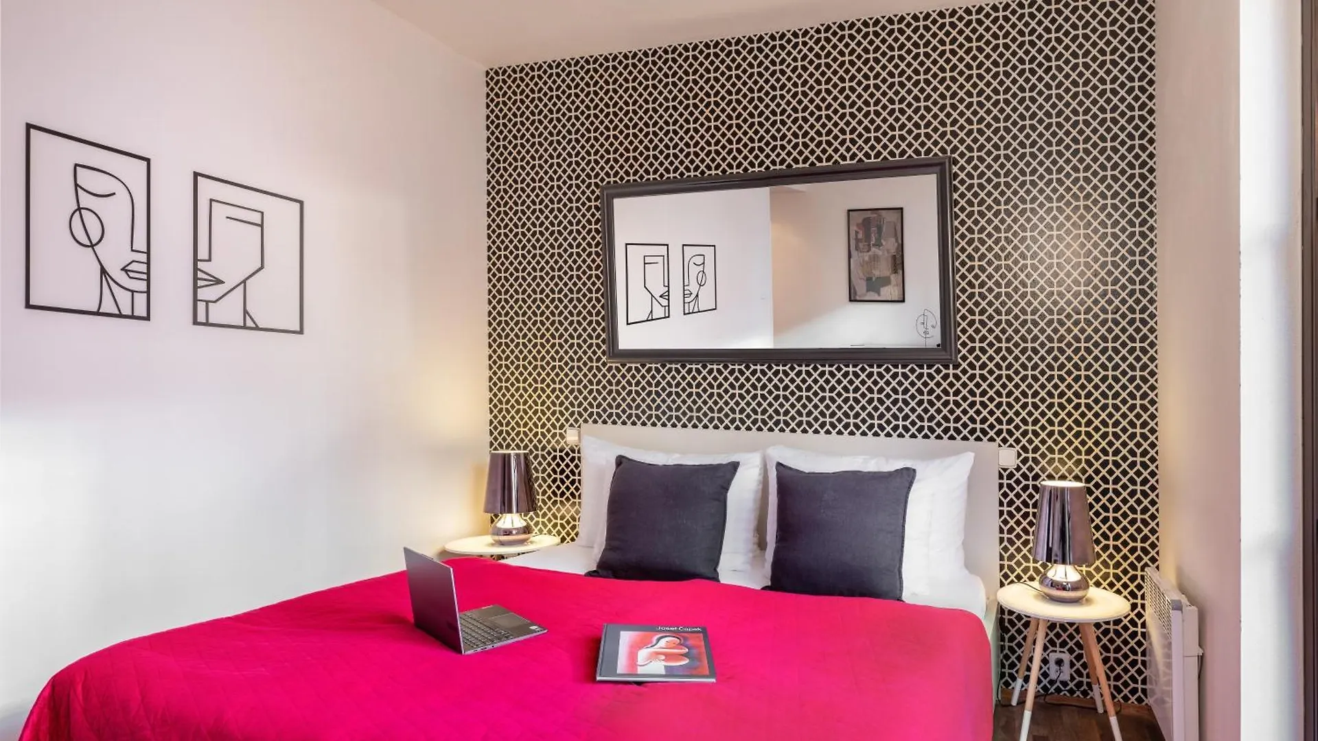4 Arts Apartments By Adrez Prague Czech Republic