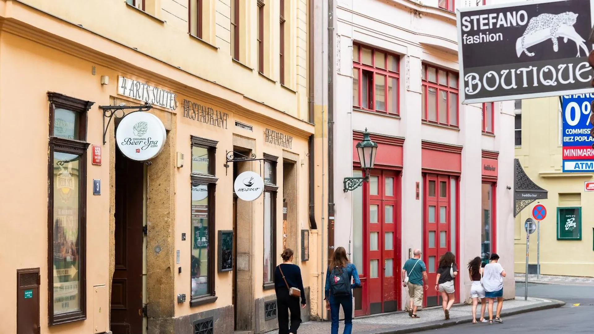 4 Arts Apartments By Adrez Prague