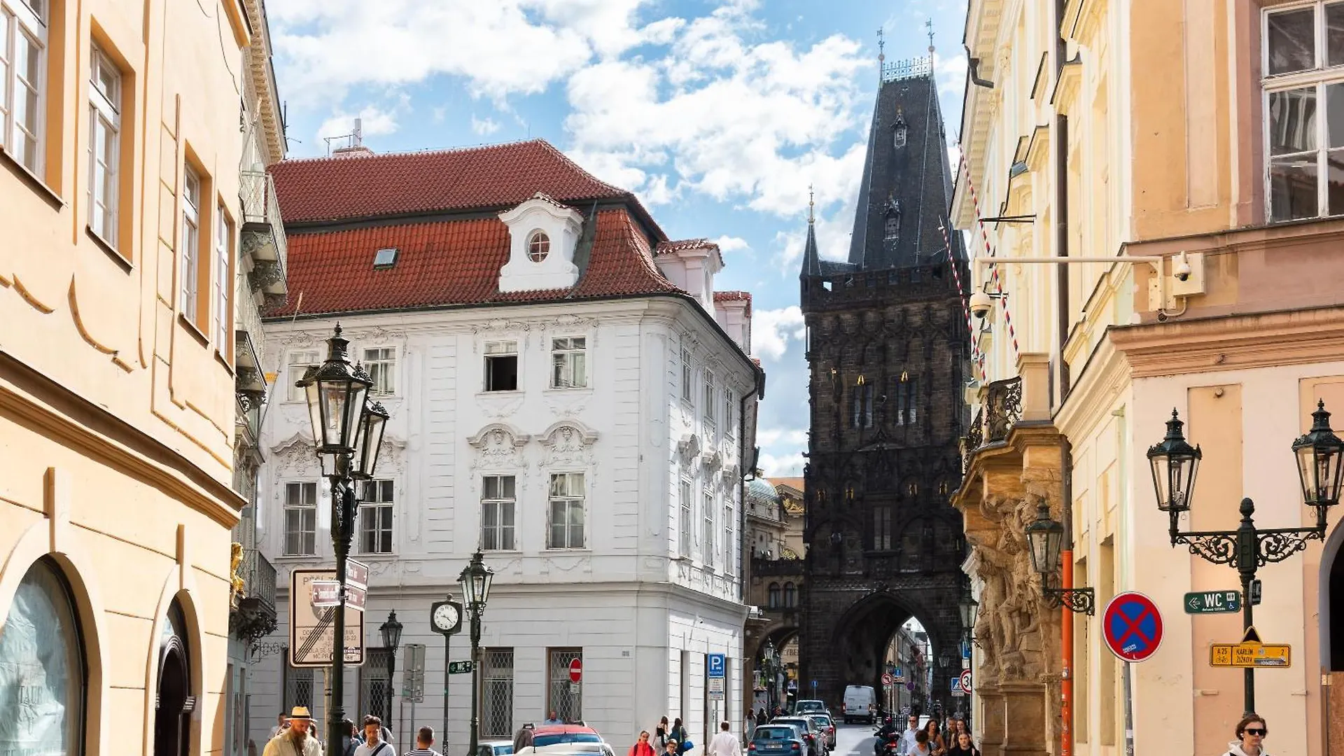 4 Arts Apartments By Adrez Prague 0*,